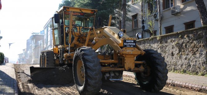 cumhuriyet-caddesi-asfaltlaniyor-10.jpg